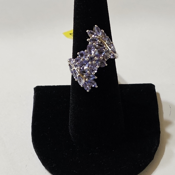 Genuine Tanzanite Ring in Platinum over Sterling Silver. Size 7! - Picture 3 of 13